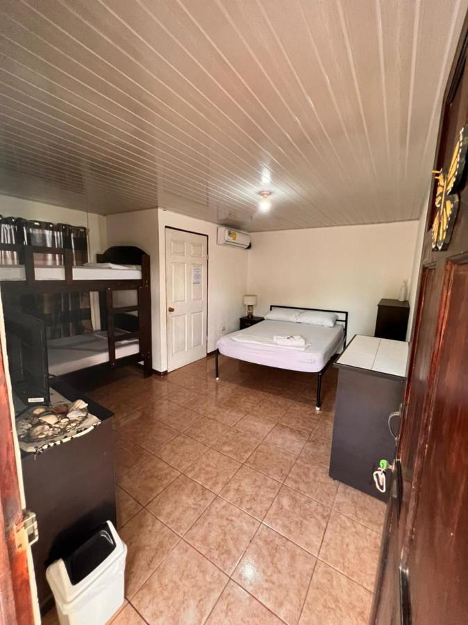 Bed and Breakfast Cabinas Playa Bandera Parrita Zewnętrze zdjęcie