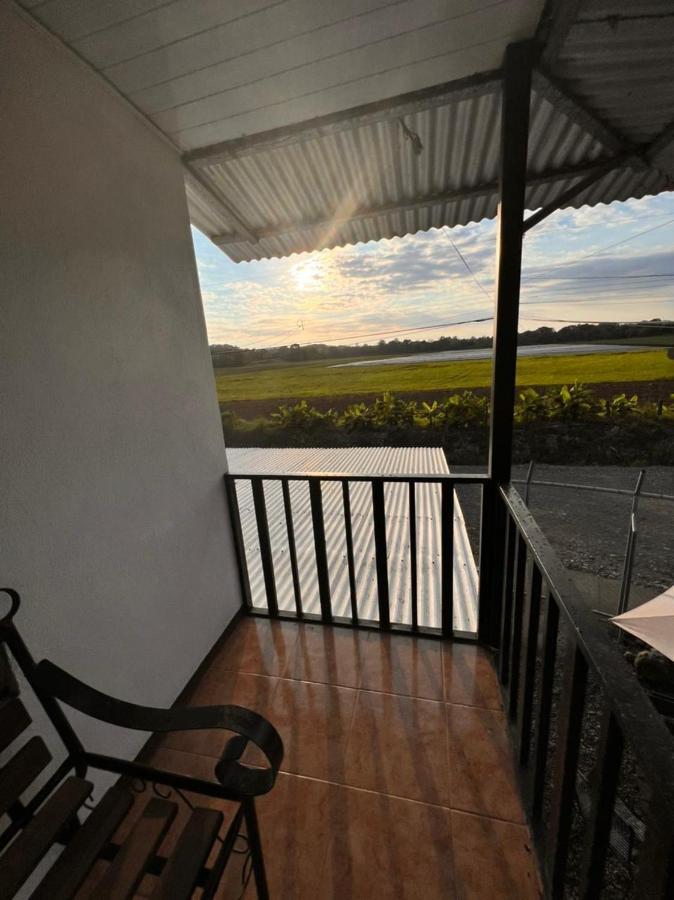 Bed and Breakfast Cabinas Playa Bandera Parrita Zewnętrze zdjęcie